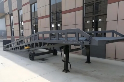 青島地區(qū)登車橋設(shè)備應(yīng)用全解析：選型、優(yōu)勢(shì)與常見問題